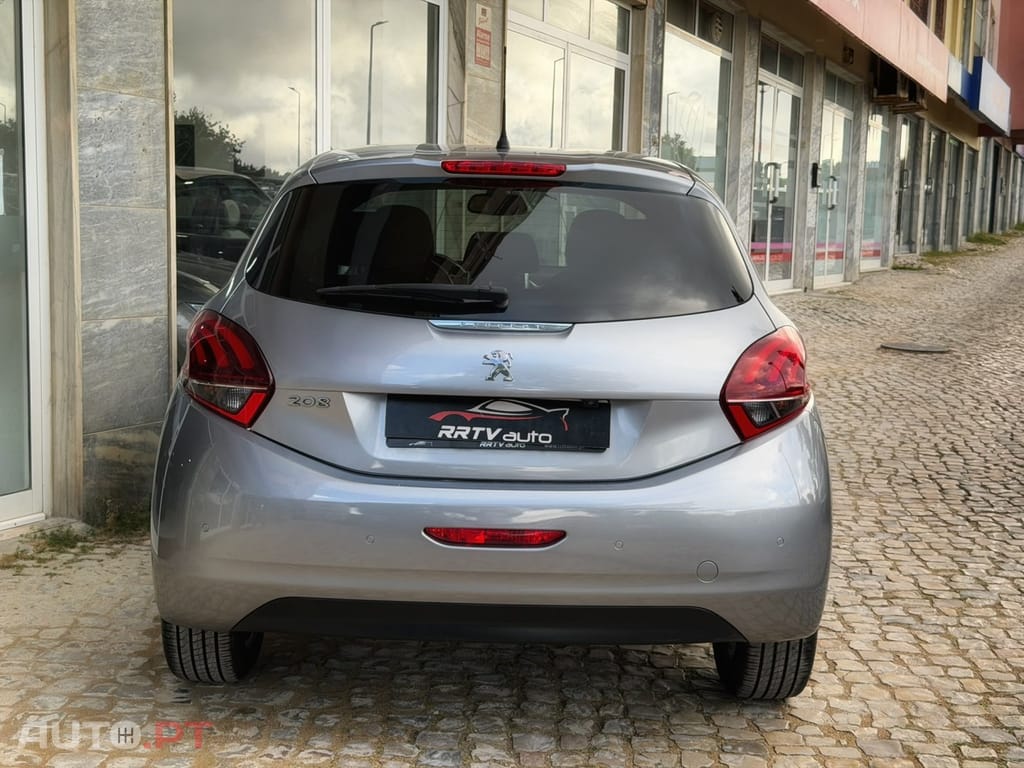 Peugeot 208 1.2 PureTech Signature
