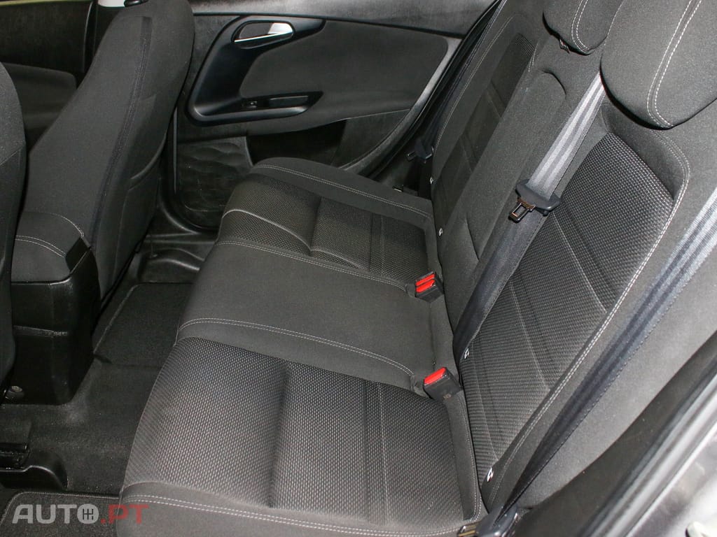 Fiat Tipo 1.3 M-Jet Lounge Tech