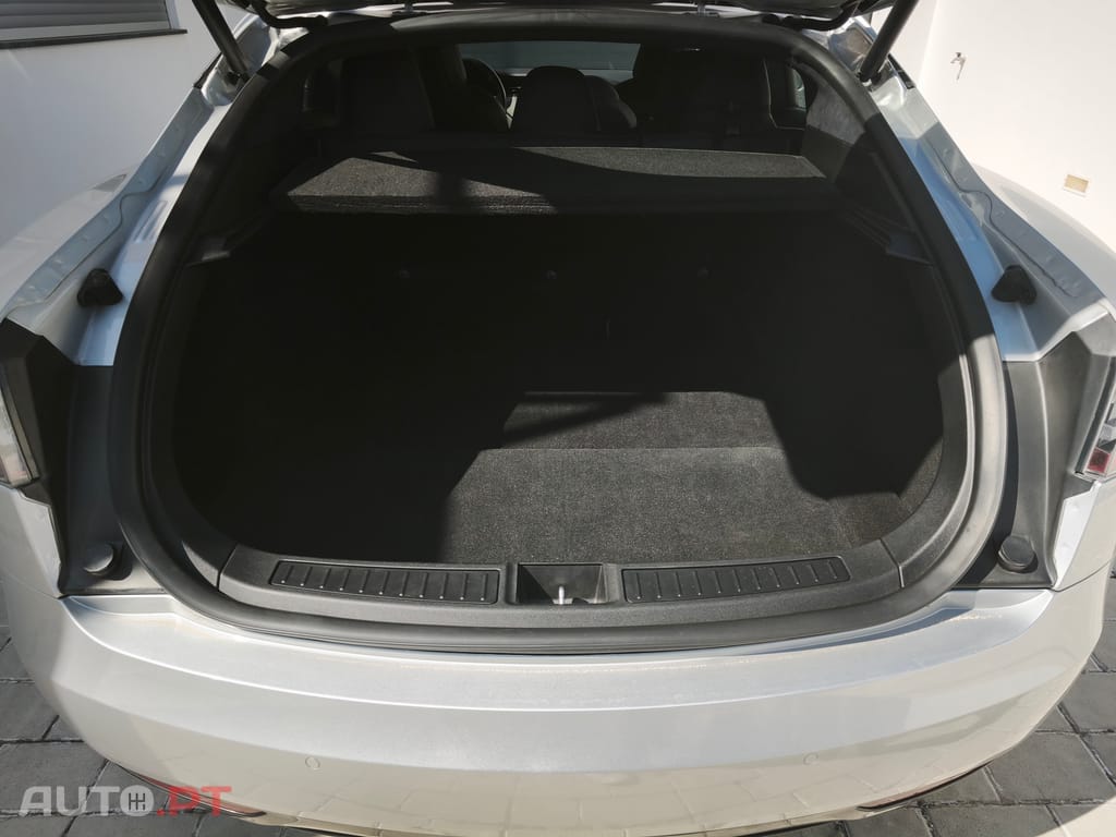 Tesla Model S 75D Dual Motor
