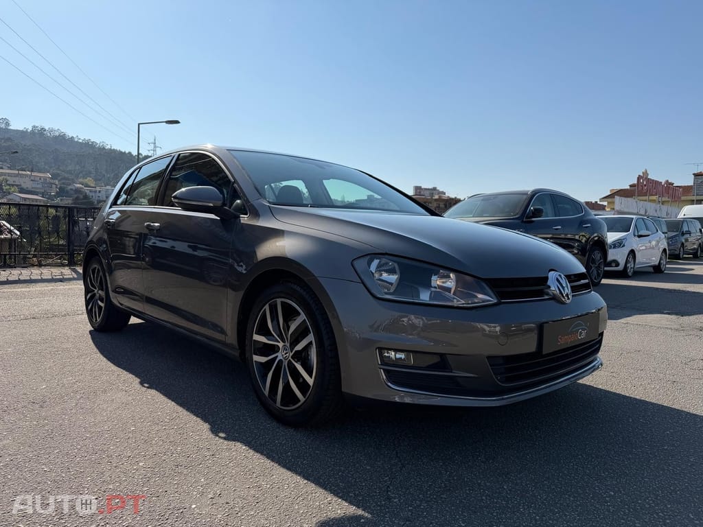 Volkswagen Golf 1.6 TDi Highline DSG