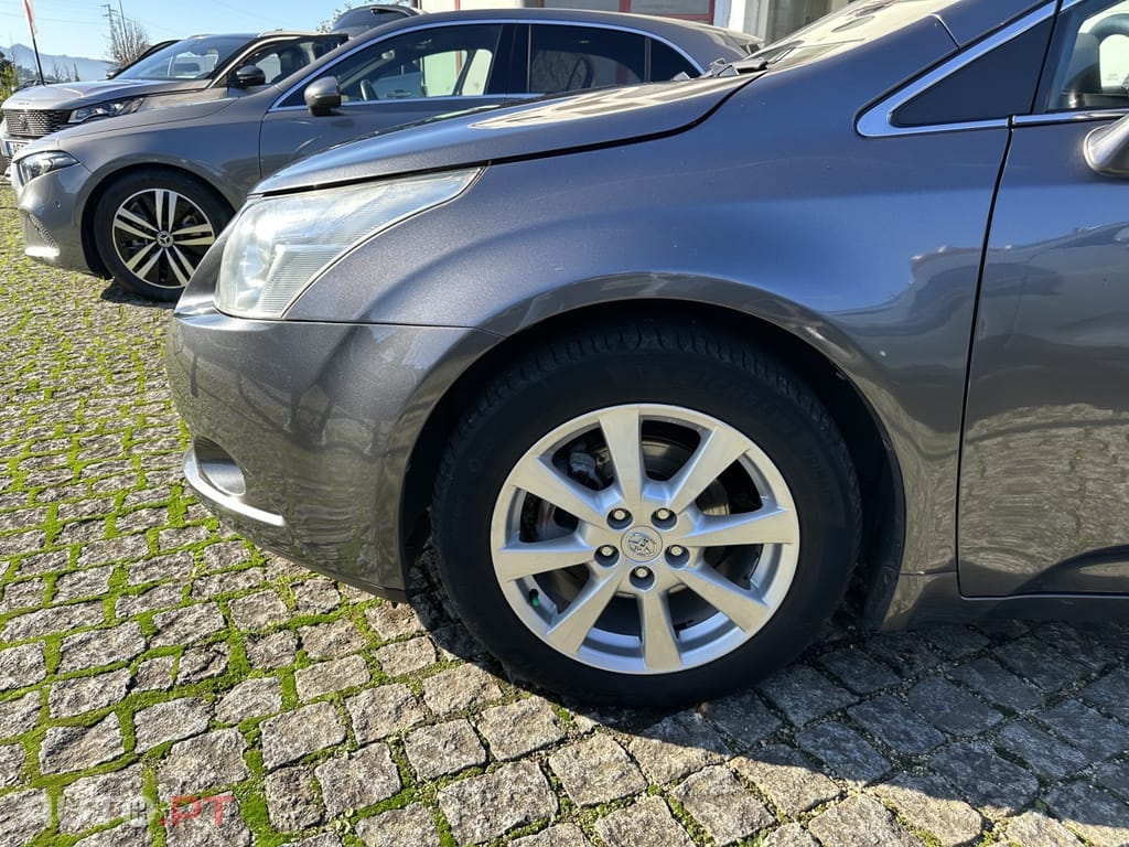 Toyota Avensis SD 2.0 D-4D Exclusive +Pele+GPS