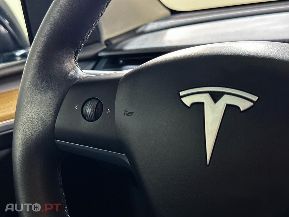 Tesla Model Y Long Range Dual Motor AWD