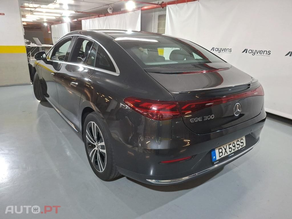 Mercedes-Benz EQE 300