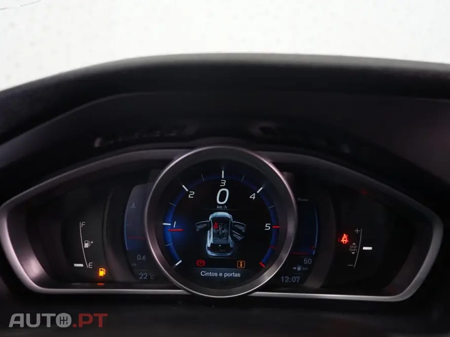 Volvo V40 1.6 D2 R-Design Momentum