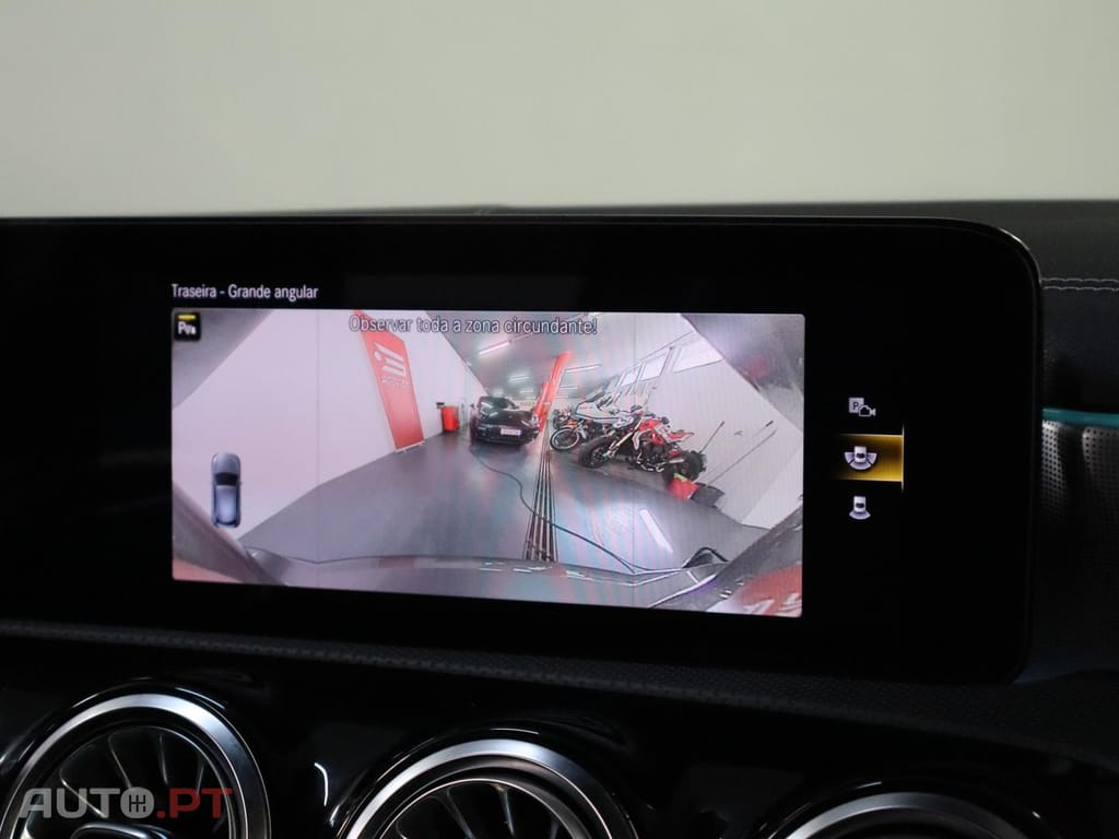 Mercedes-Benz A 250 e Auto AMG LINE