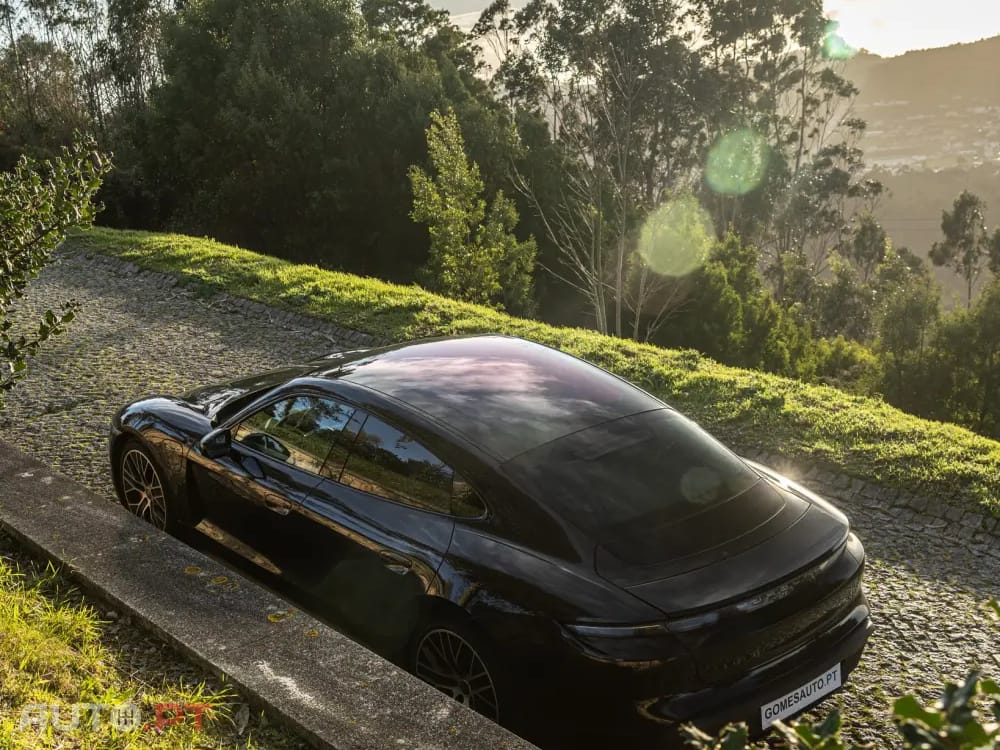 Porsche Taycan 4S
