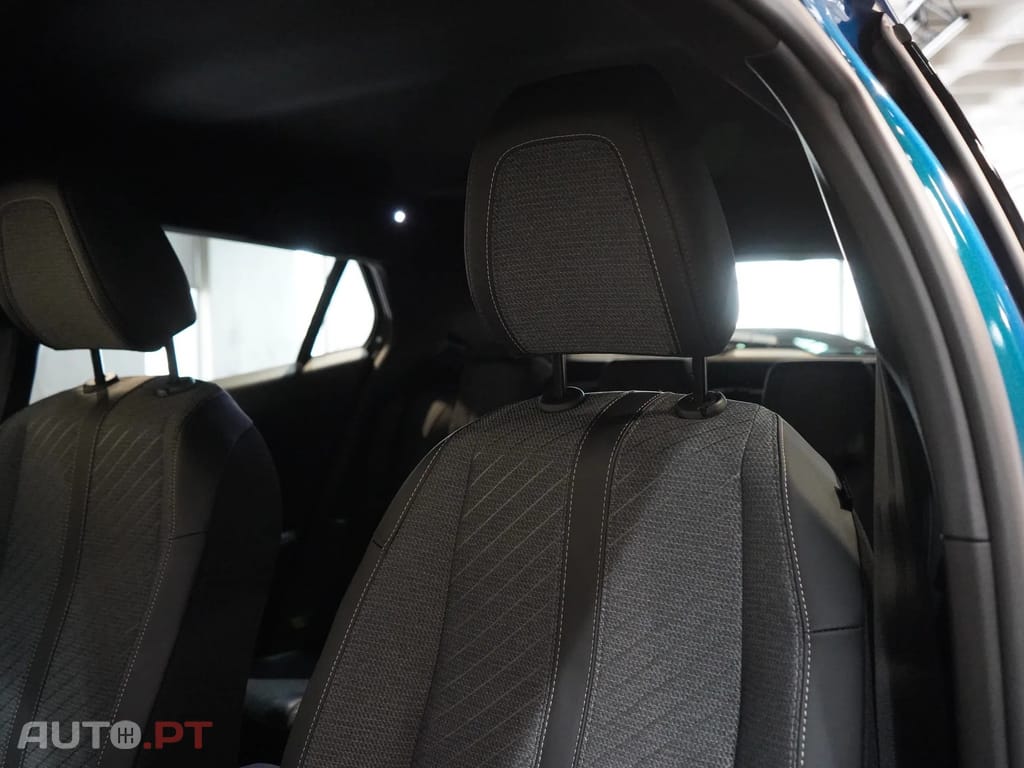 Peugeot 2008 1.2 Hybrid Allure e-DCS6