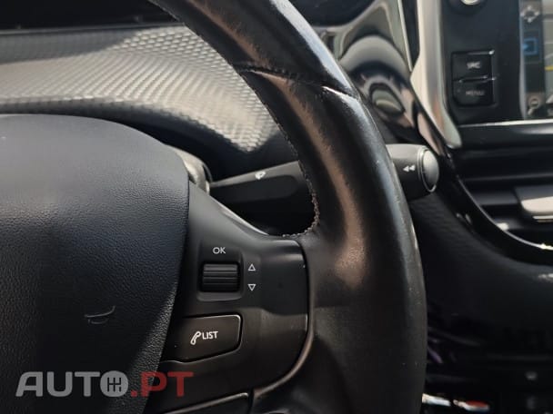 Peugeot 2008 1.2eTHP Allure