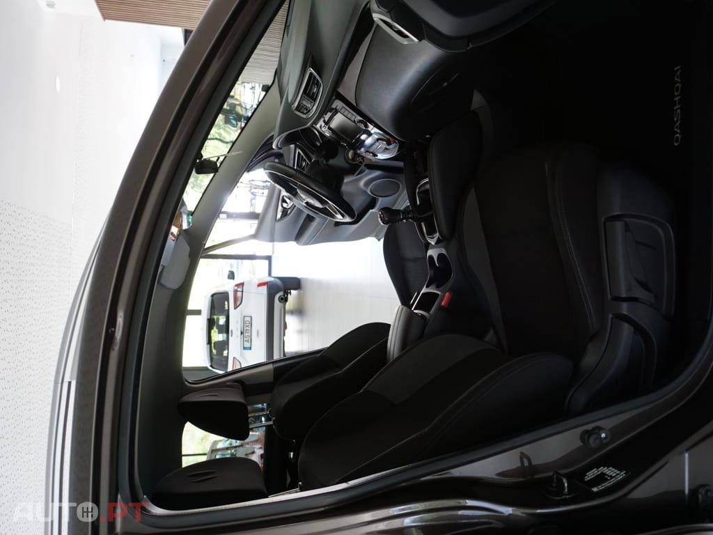 Nissan Qashqai 1.5 dCi N-Connecta J18