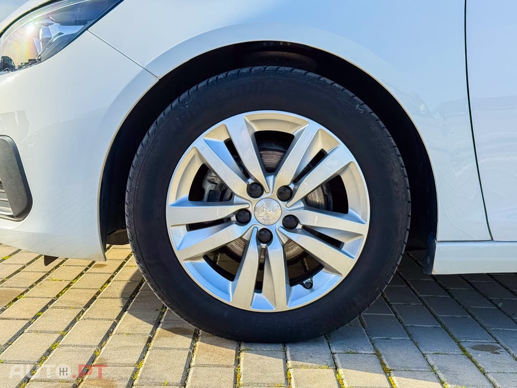 Peugeot 308 1.5 BlueHDi Business Line