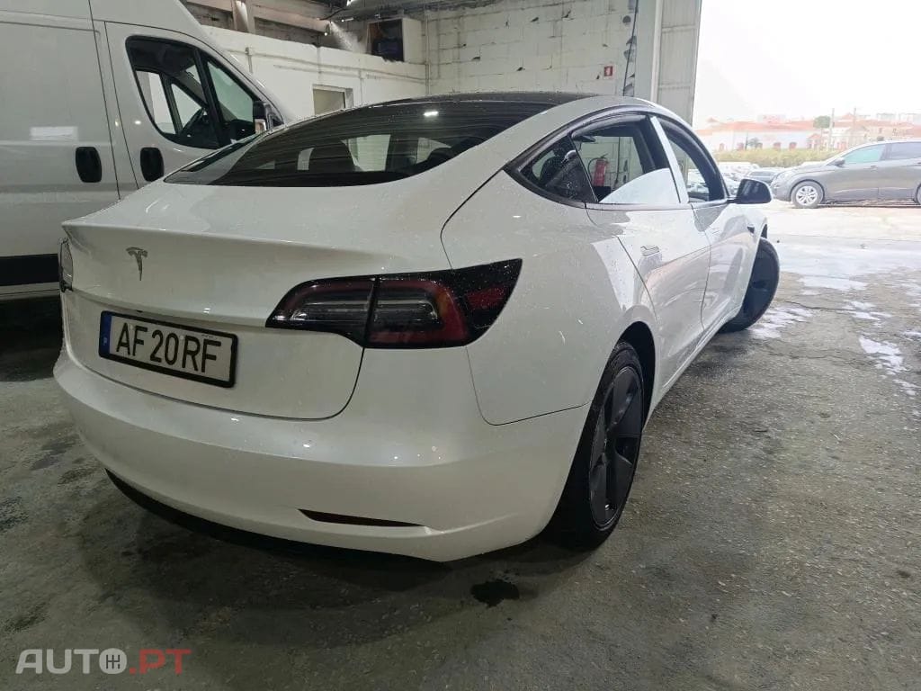 Tesla Model 3 Standard Range Plus RWD
