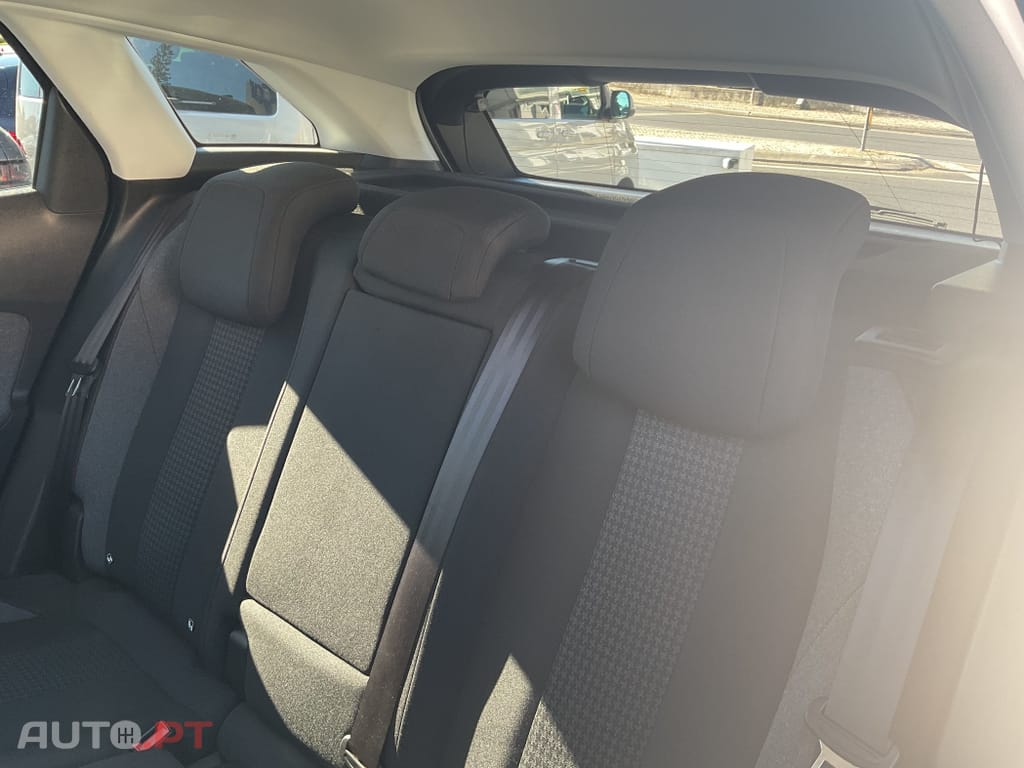Peugeot 3008 1.5 BlueHDi Active