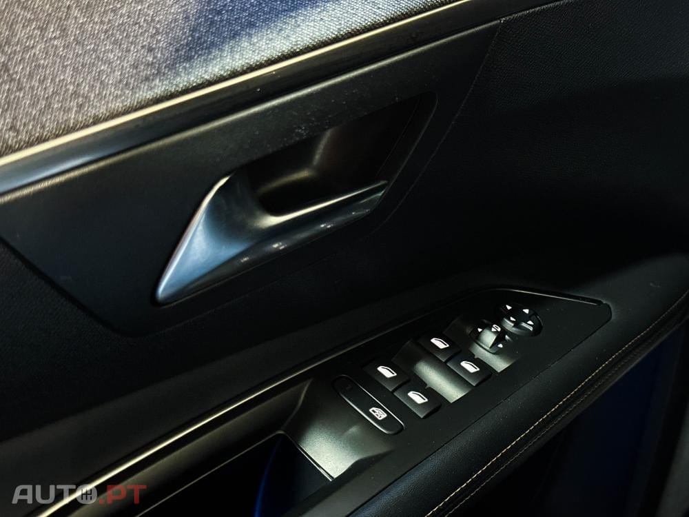Peugeot 3008 1.6 PureTech GT EAT8