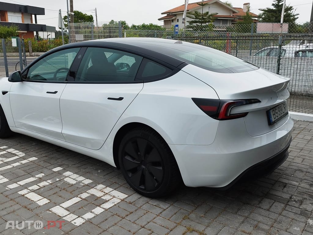 Tesla Model 3 Tração Traseira