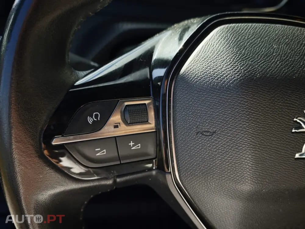 Peugeot 2008 1.2 PureTech Active Pack