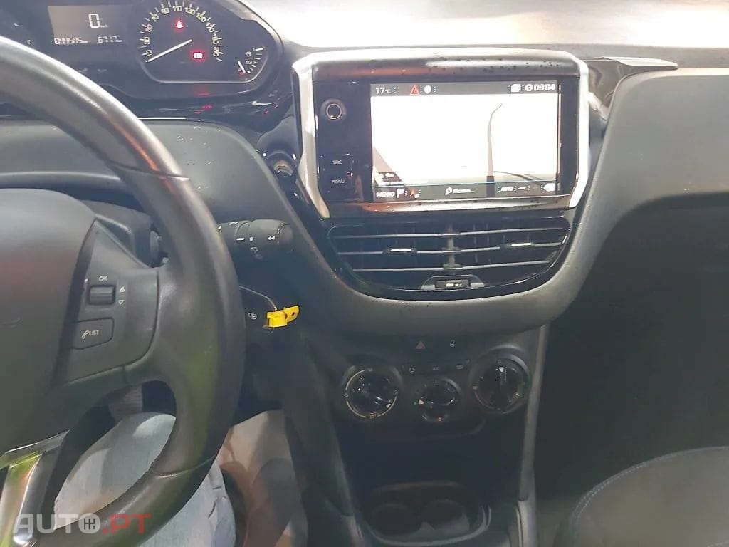 Peugeot 208 1.2 PureTech Signature