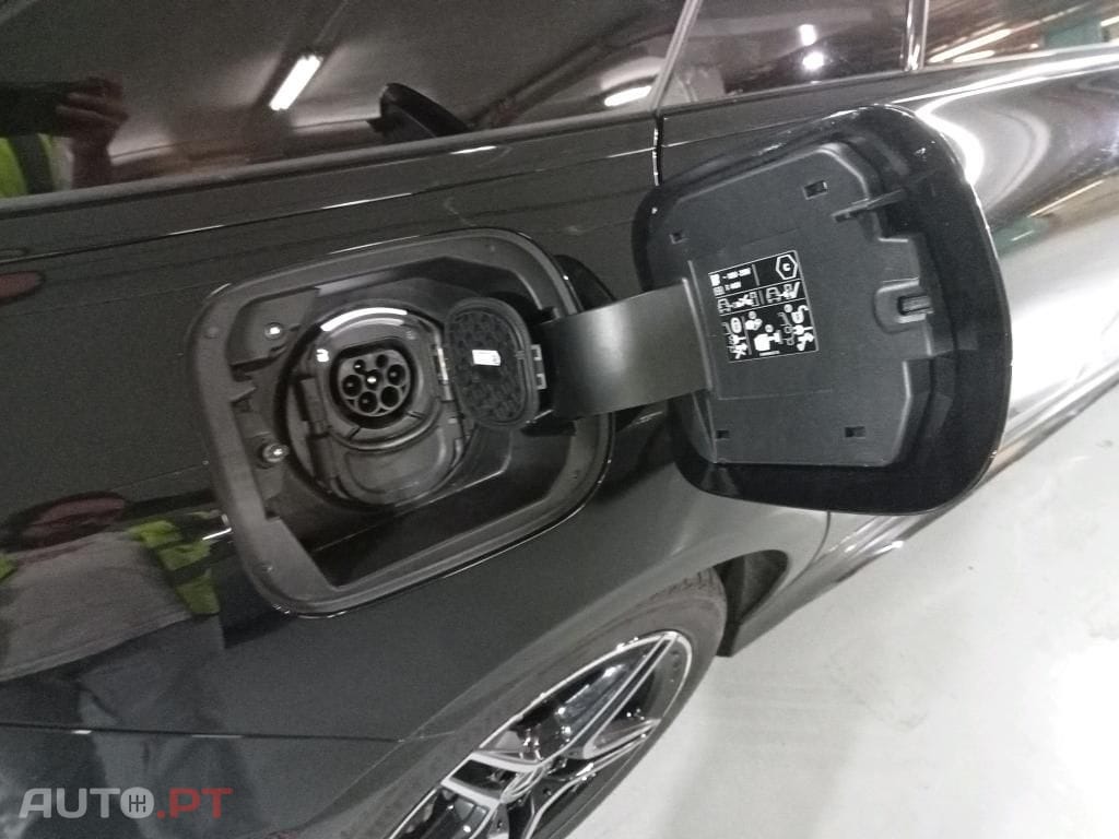 Mercedes-Benz CLA 250 e Shooting Brake AMG Line