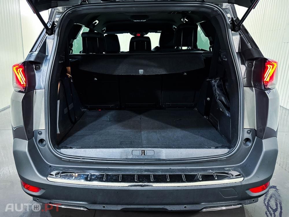 Peugeot 5008 Hybrid 136 E-DCS6