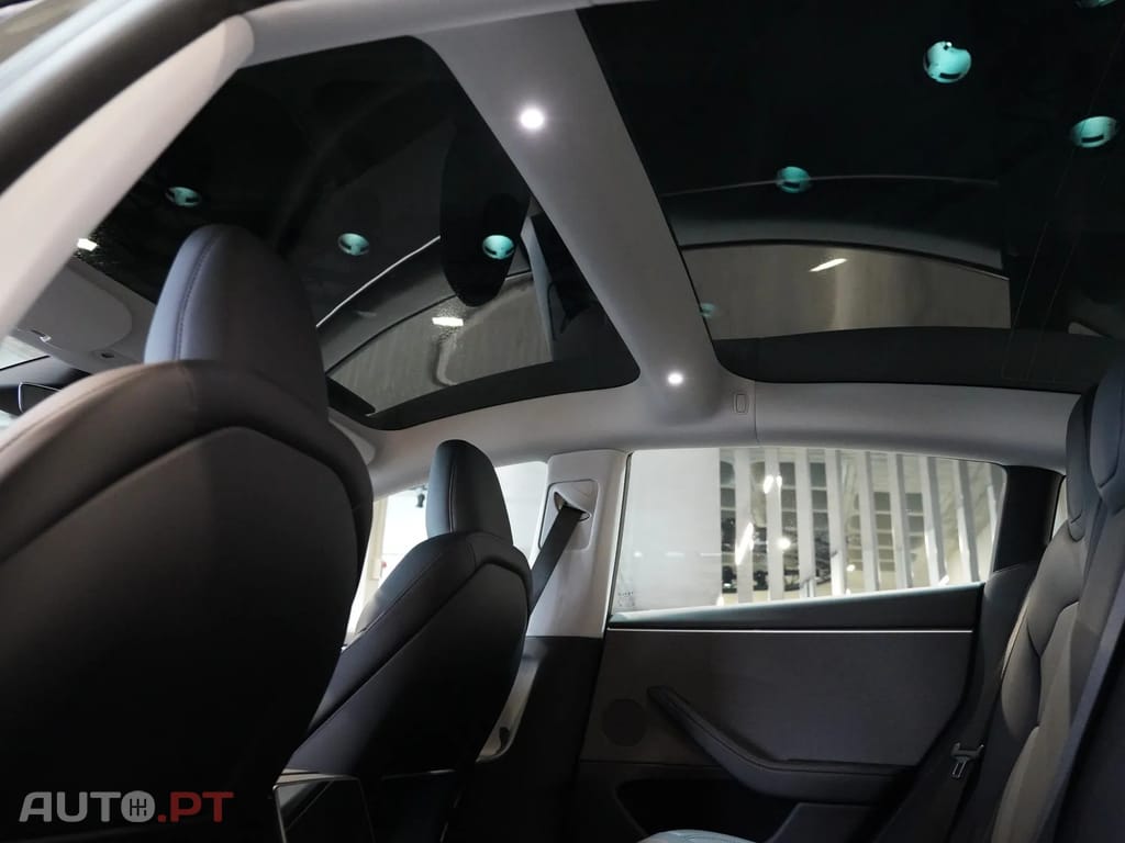 Tesla Model 3 Tração Traseira