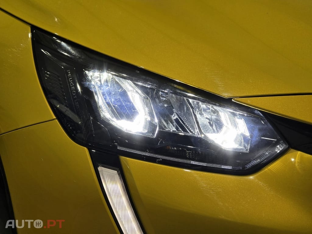 Peugeot E-208 50 kWh Active