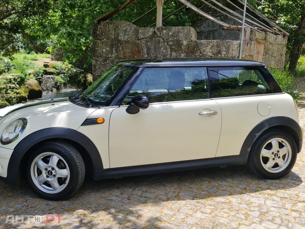 MINI Cooper Cooper D