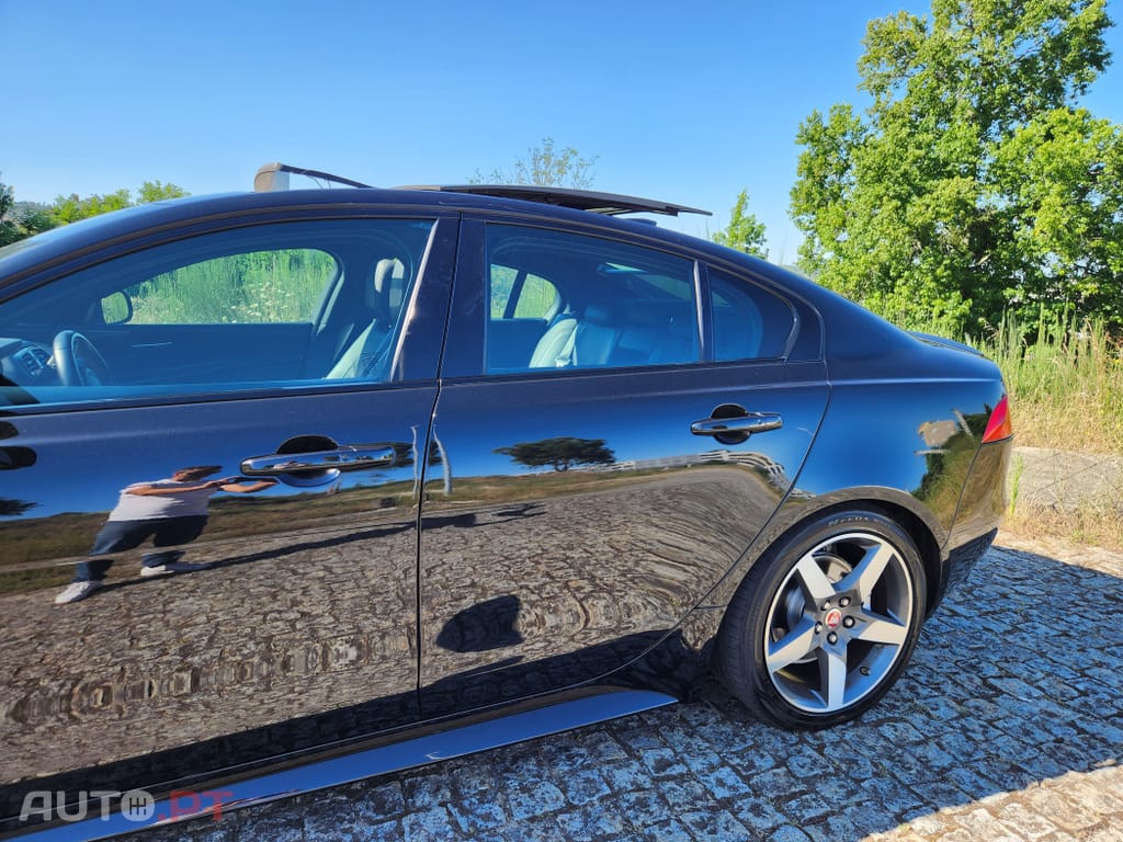 Jaguar XE 2.0 D R-Sport Aut.