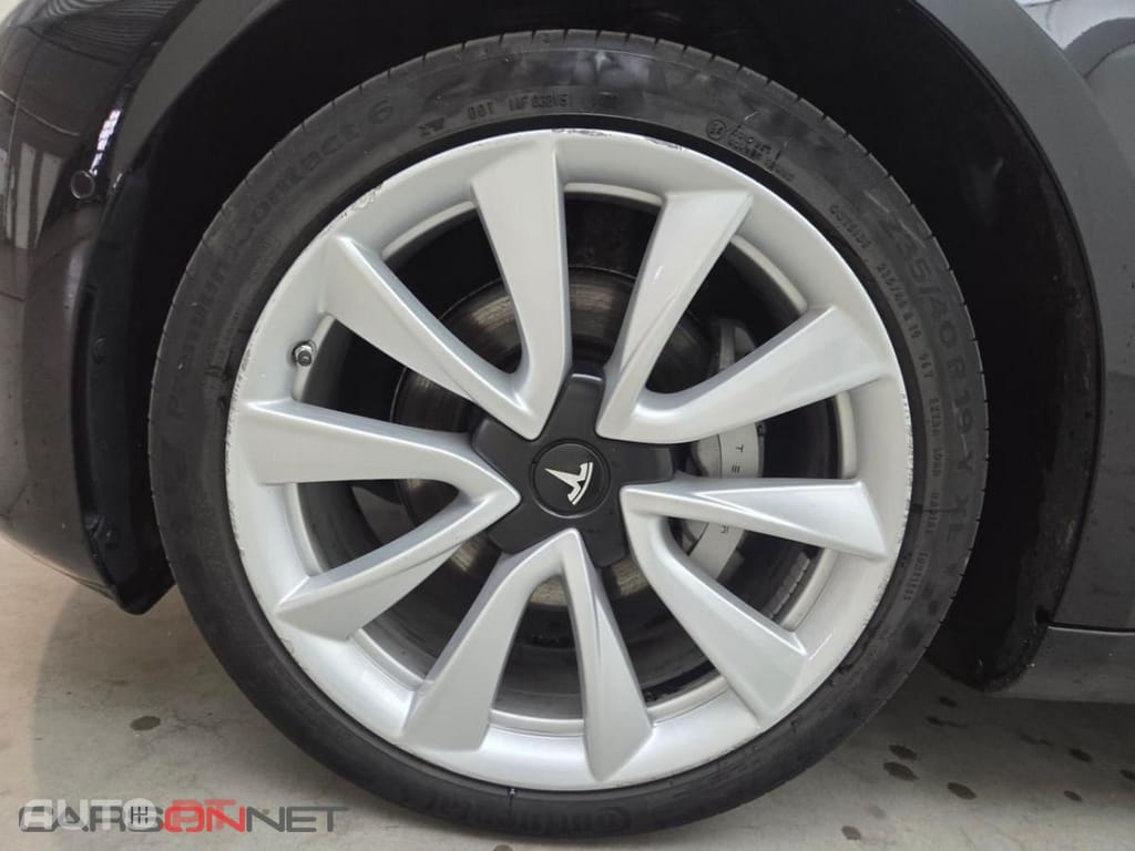 Tesla Model 3 Long Range Dual Motor AWD 75 kWh