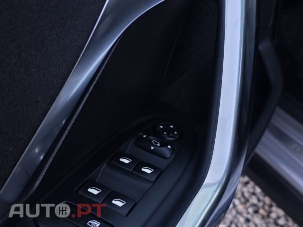 Peugeot 2008 1.6 BlueHDi Crossway