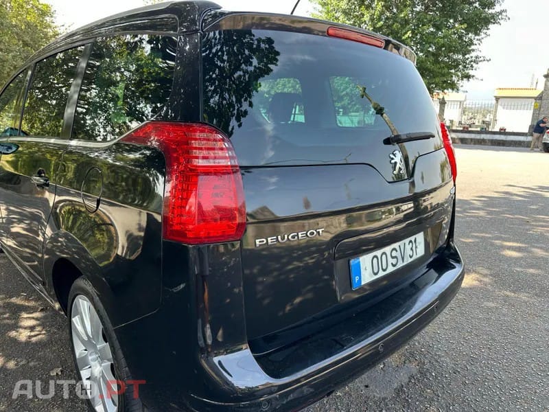 Peugeot 5008 1.6 e-HDi 7L Allure 2-Tronic 113g