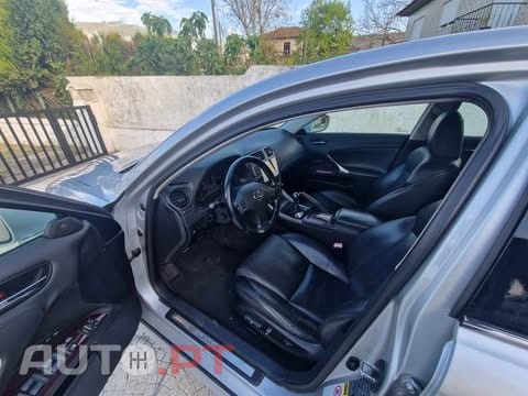 Lexus IS 220 d Base 11