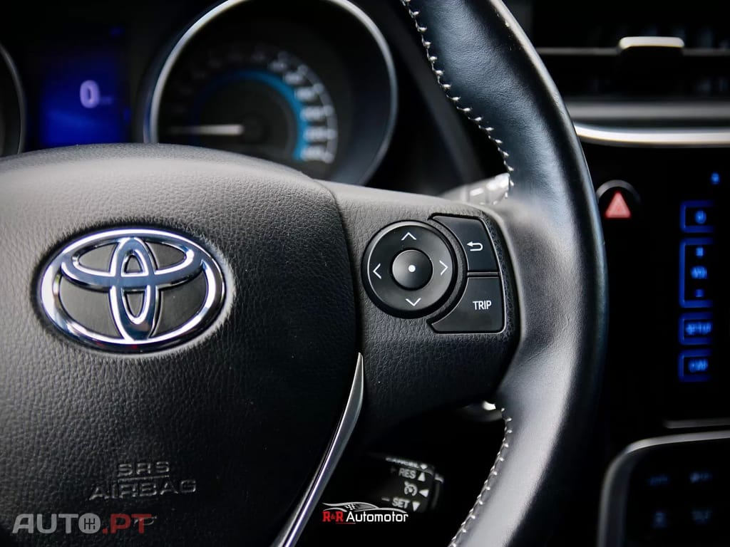 Toyota Auris 1.8 HSD Comfort+J17+Navi