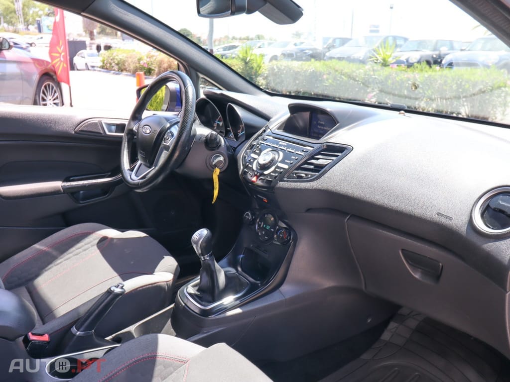 Ford Fiesta 1.5 TDCi STLine
