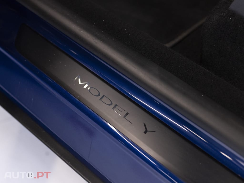 Tesla Model Y Standard