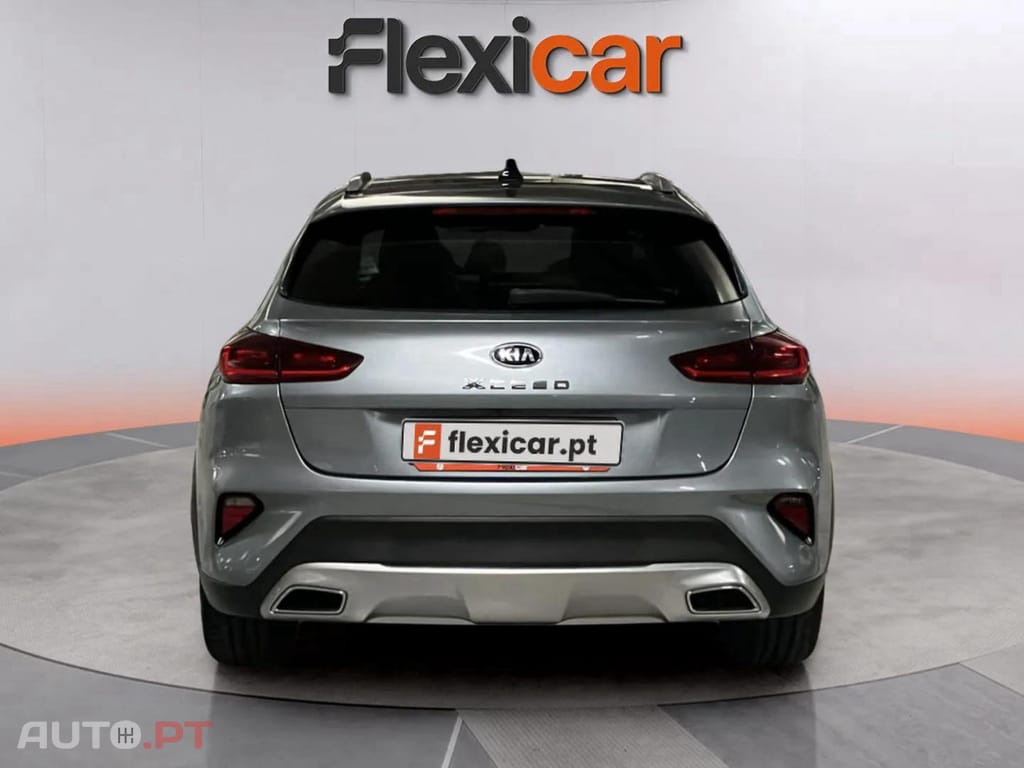 Kia Xceed 1.4 T-GDI Tech + SRF 7DCT