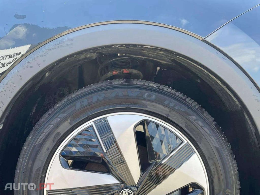 MG ZS EV 72.6 kWh Luxury OBC 11 KW