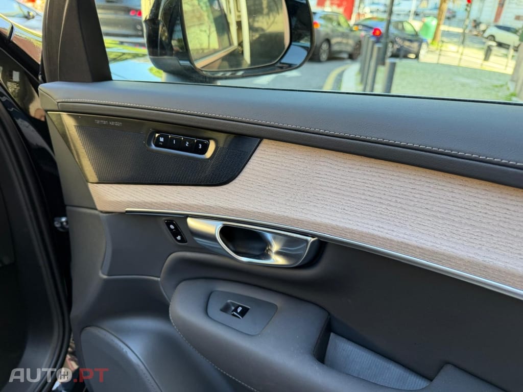 Volvo XC90 2.0 T8 PHEV Black Edition AWD