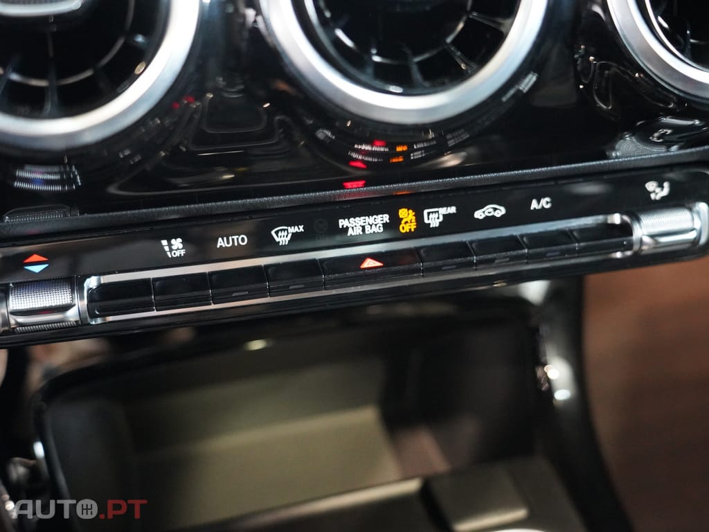 Mercedes-Benz A 180 d AMG Line