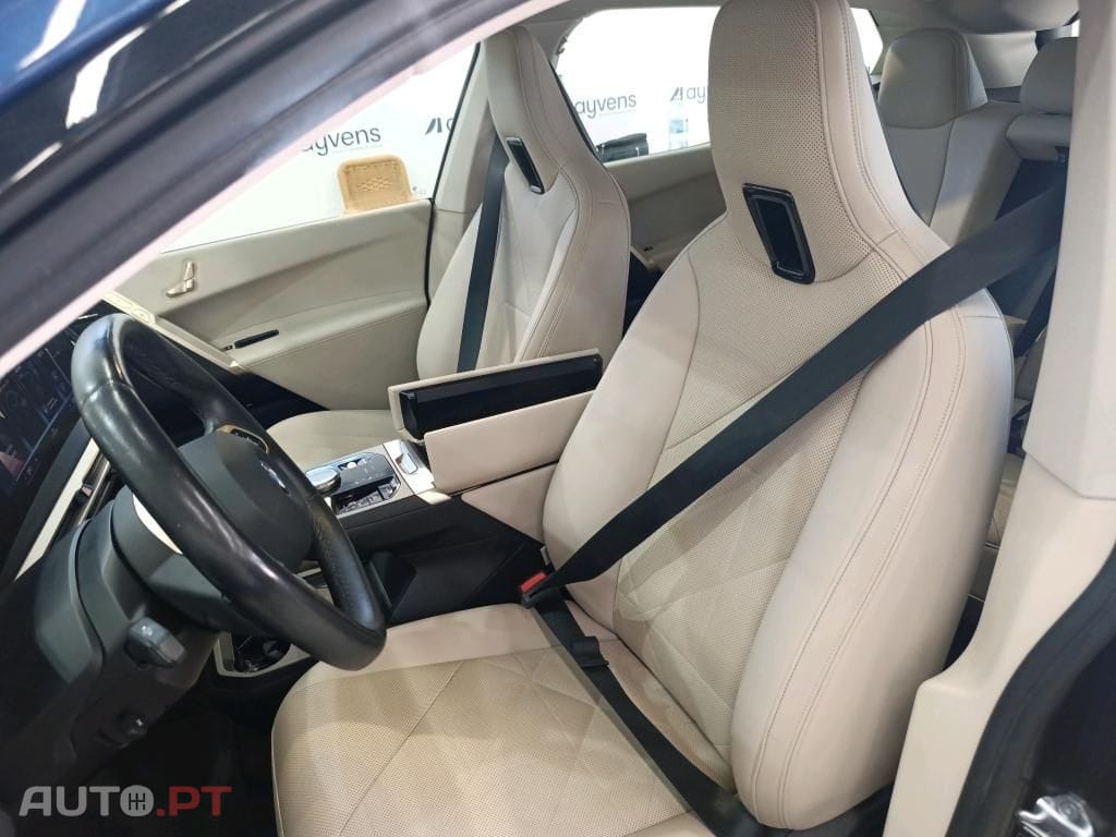 BMW iX xDrive 40