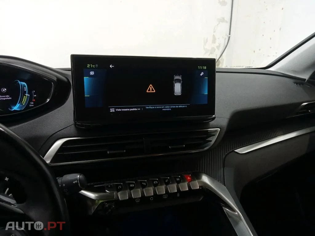 Peugeot 3008 1.6 Hybrid Allure e-EAT8