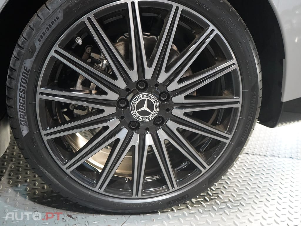 Mercedes-Benz CLA 250 com tecnologia EQ
