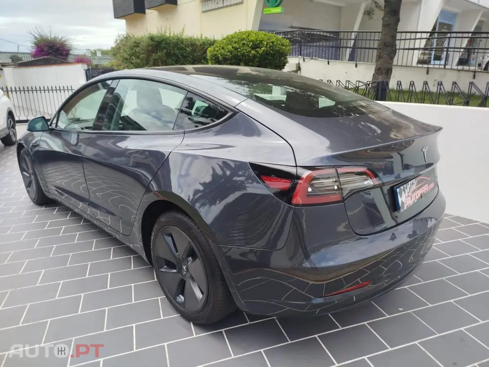 Tesla Model 3 Long-Range Dual Motor AWD