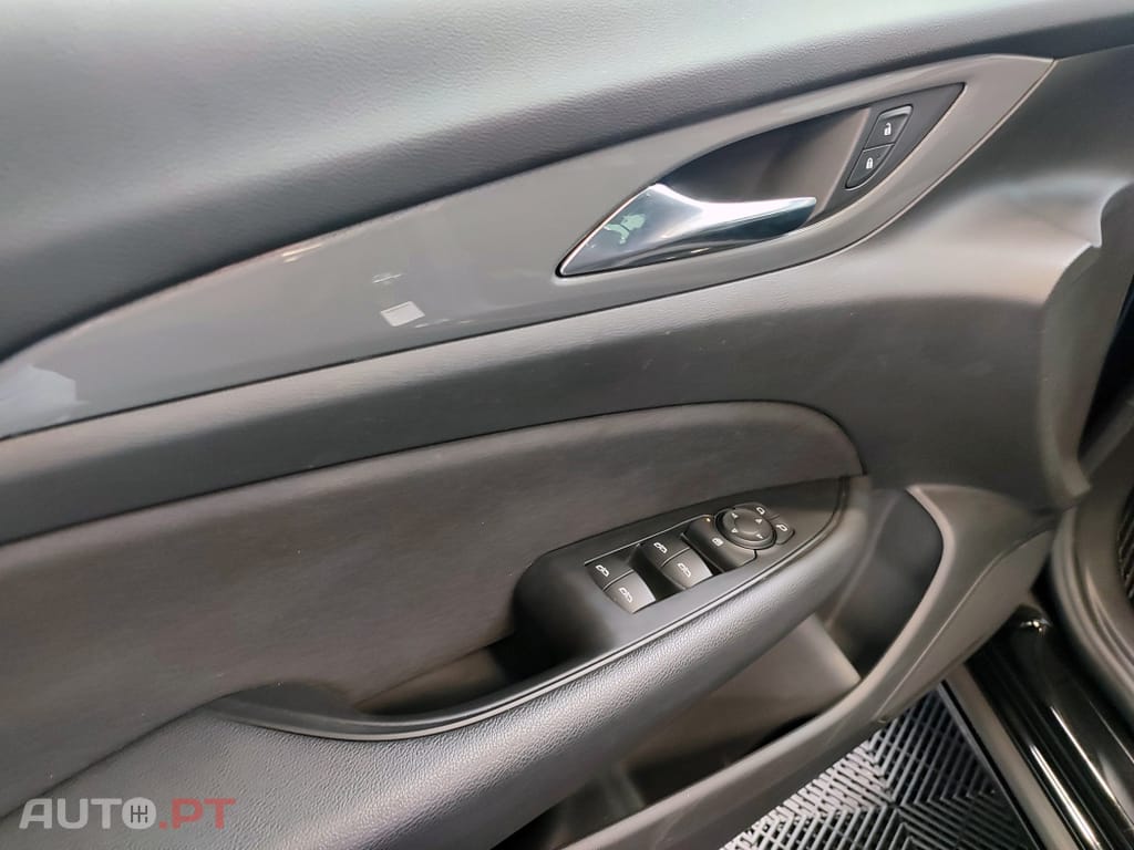 Opel Insignia 1.6 CDTI BUSINESS