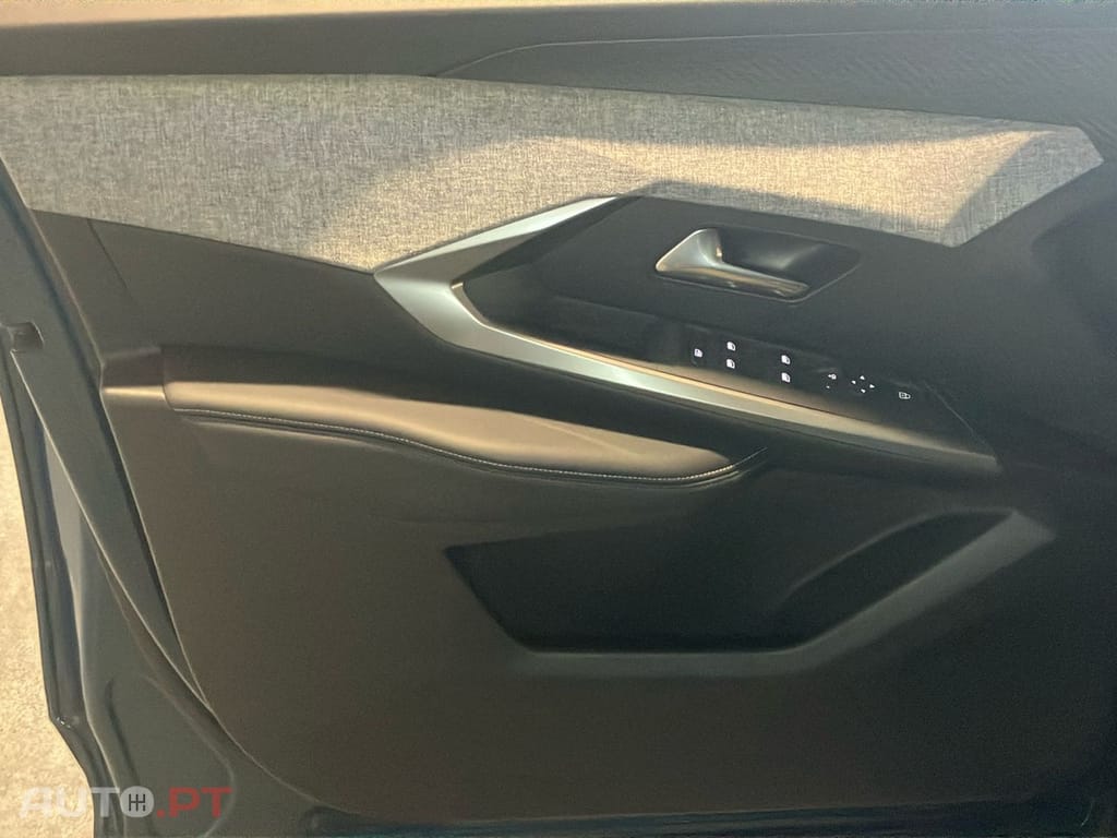 Peugeot 3008 1.2 Hybrid Allure e-DCS6