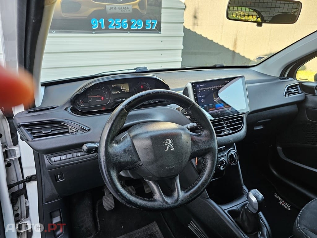 Peugeot 208 1.4 HDi Van