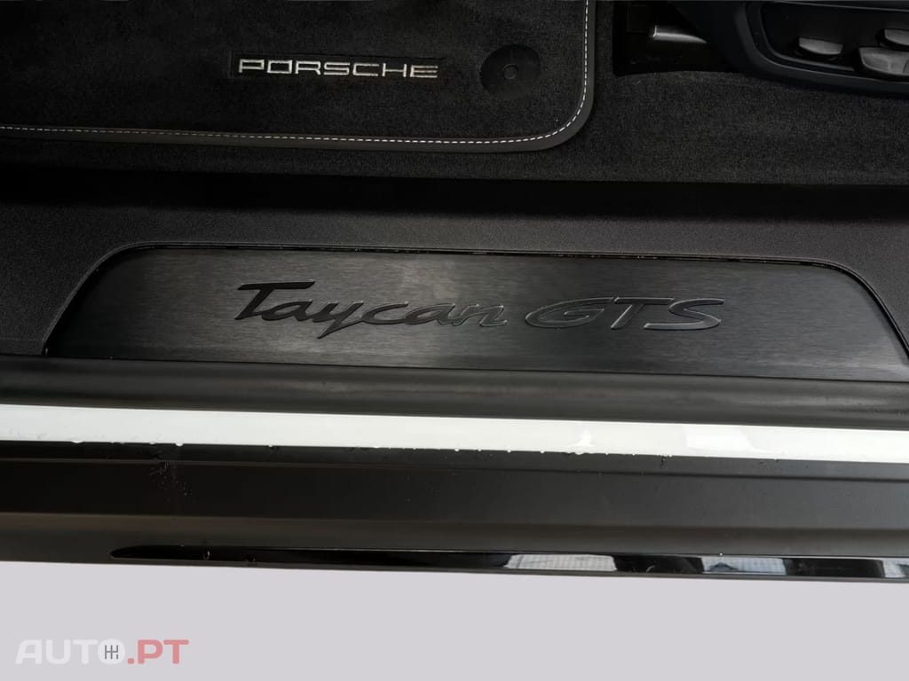 Porsche Taycan GTS I.V.A DEDUTIVEL 