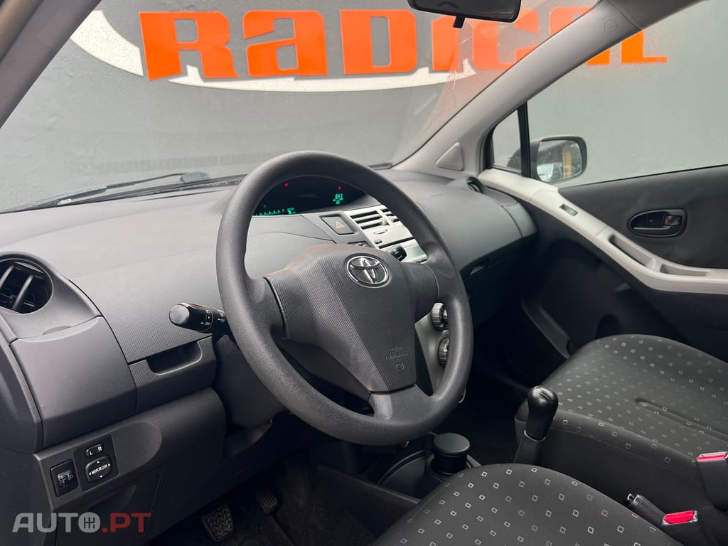 Toyota Yaris 1.0 VVT-i AC