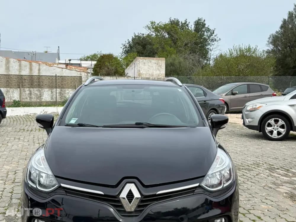 Renault Clio Outro