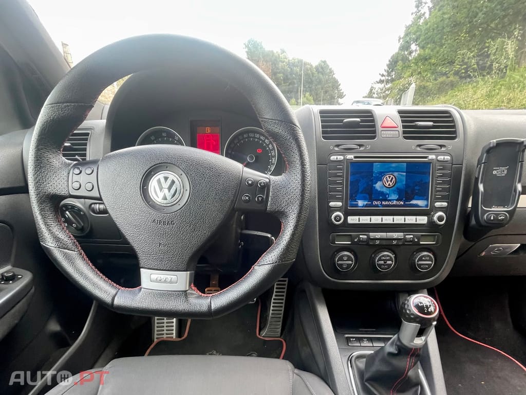 Volkswagen Golf GTI