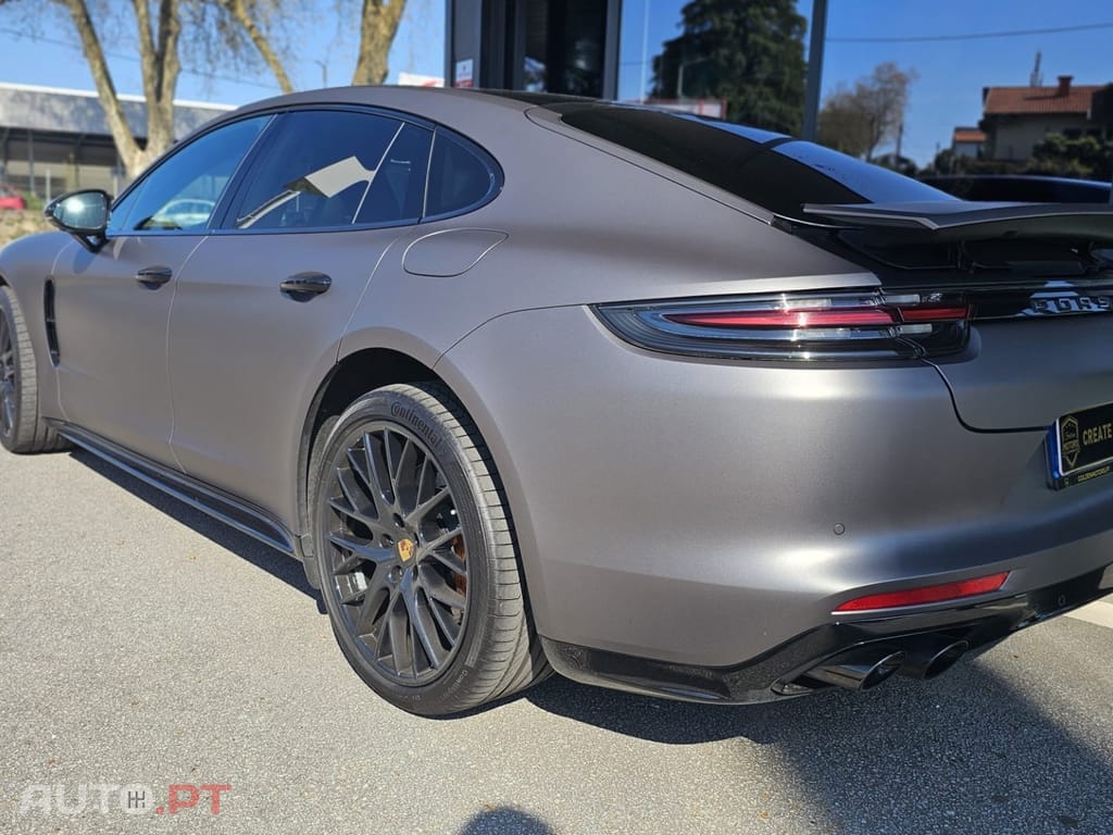 Porsche Panamera 4 E-Hybrid