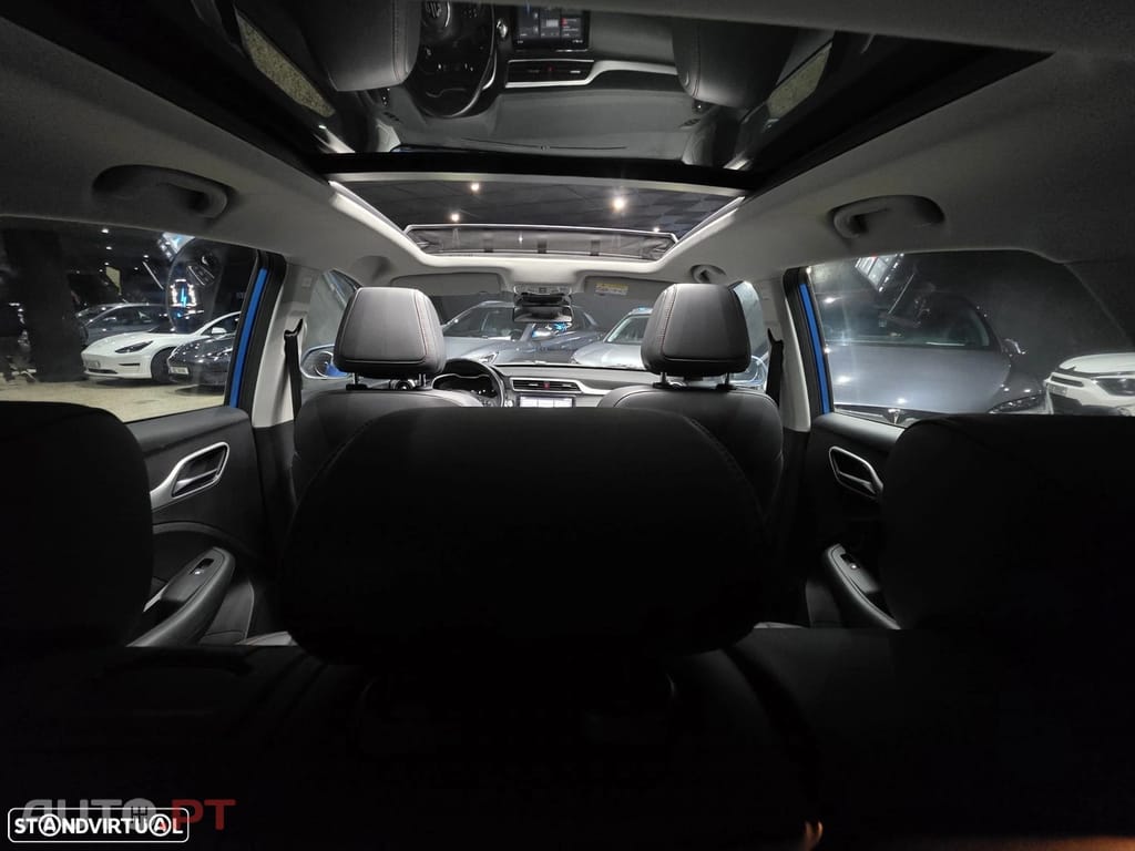 MG ZS EV 72.6 kWh Luxury OBC 11 kW